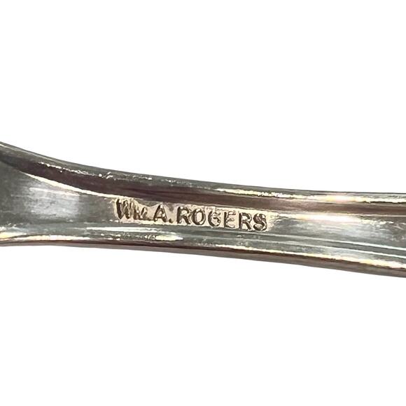 Wm F. Rogers Oneida Ltd 1956 Valley Rose Gravy Ladle 6.5 in Vintage Silver Plate - Picture 5 of 6